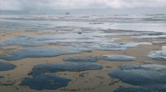 Як поширюється мазут у Чорному морі після аварії російських кораблів?